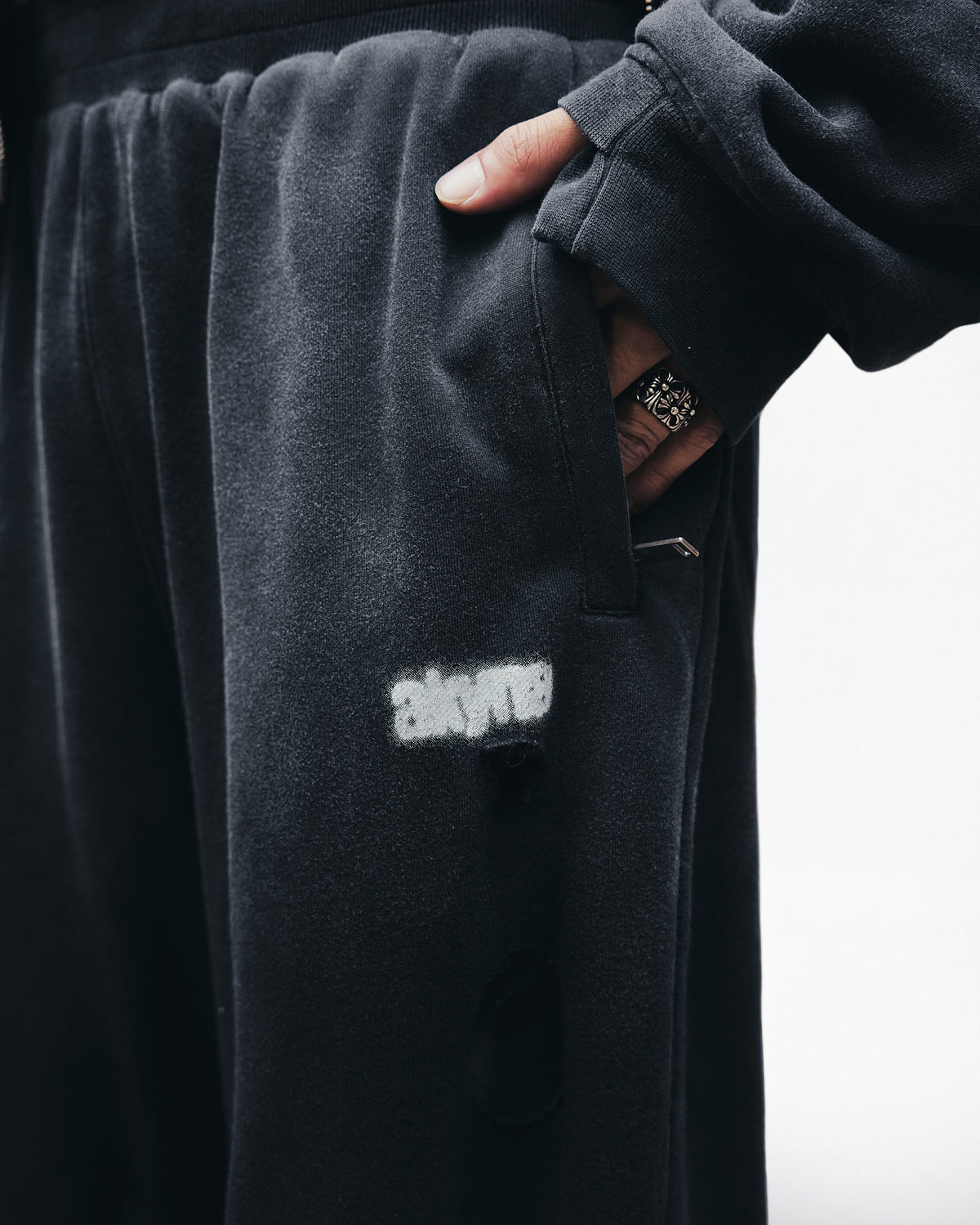 AKYNA Void sweatpants in faded black, image 4 of 7